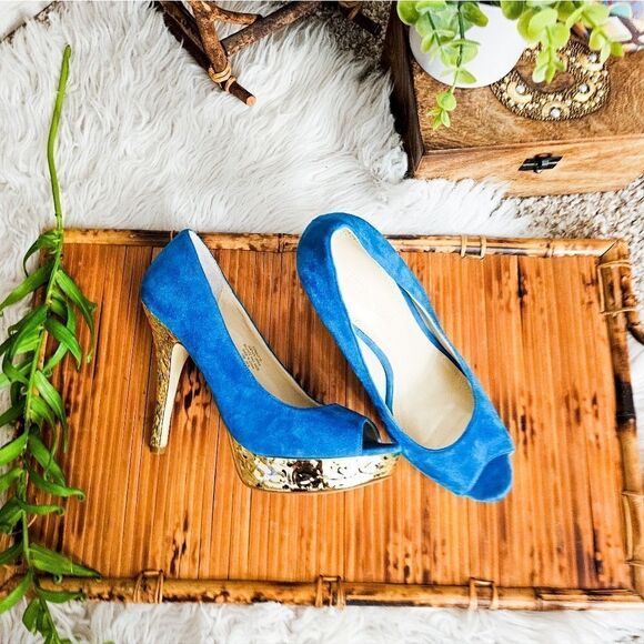 Enzo Angiolino Aqua Blue Suede Leather Sexy Peep Toe Pumps. - Picture 14 of 15